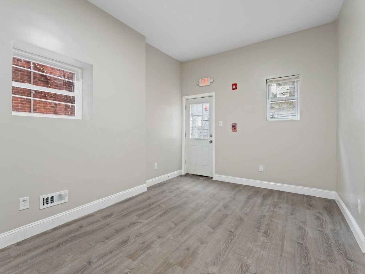 1517 W Westmoreland Street - Photo 5 of 20