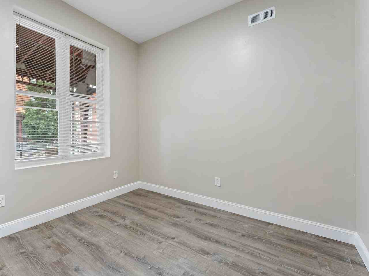 1517 W Westmoreland Street - Photo 6 of 20