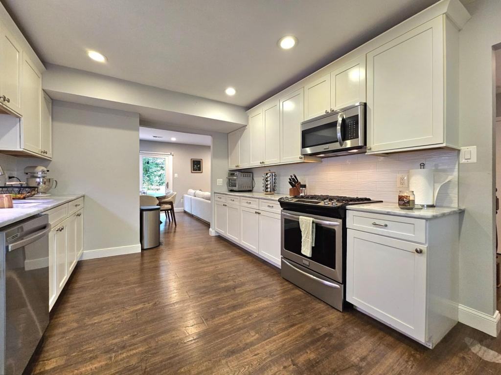 4929 Tibbitt Ln - Photo 3 of 25