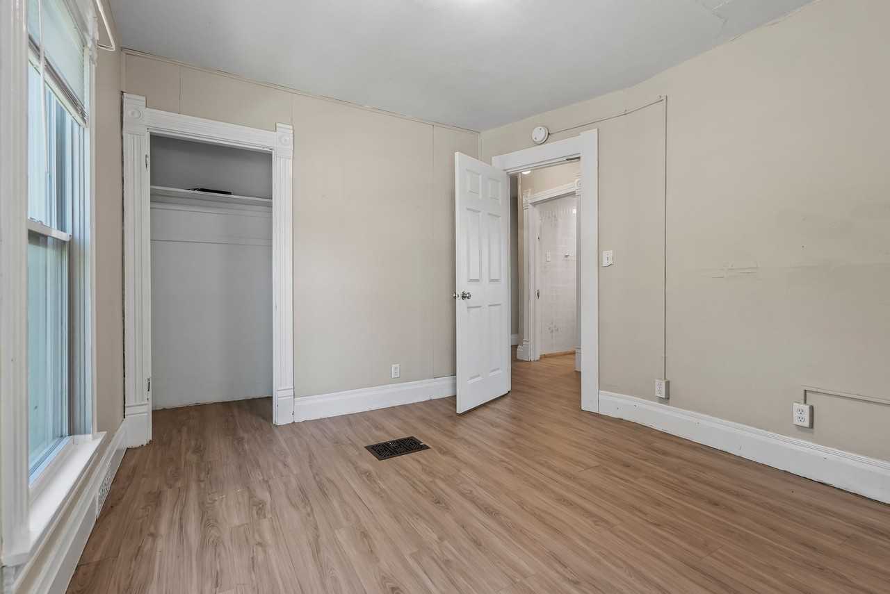 1804 College Street - Photo 3 of 28