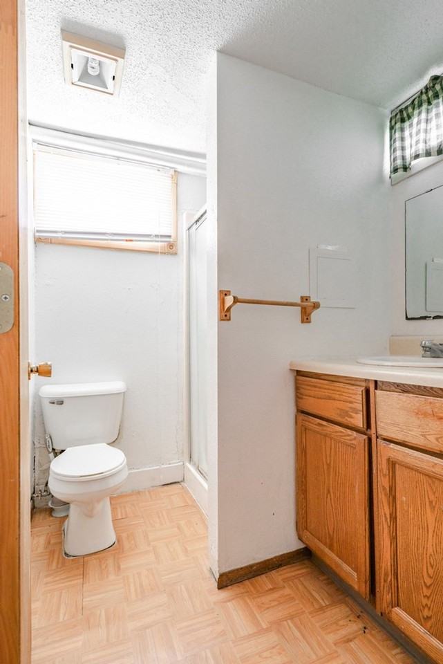 804 West 18th Street - Photo 4 of 20