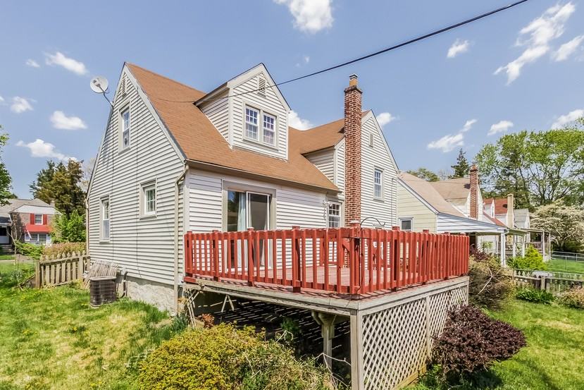 2558 Fernwood Avenue - Photo 2 of 2