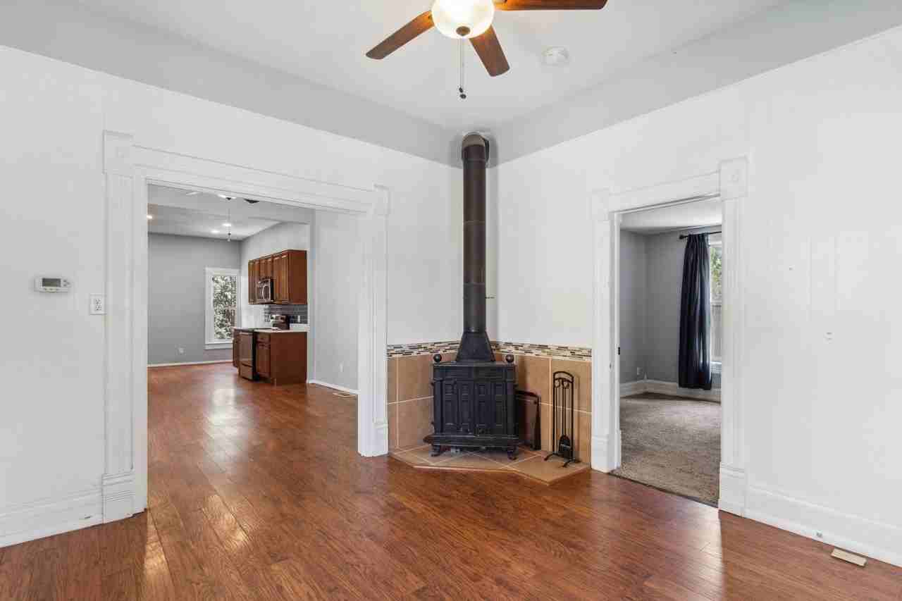 111 S 7th St - Photo 3 of 21