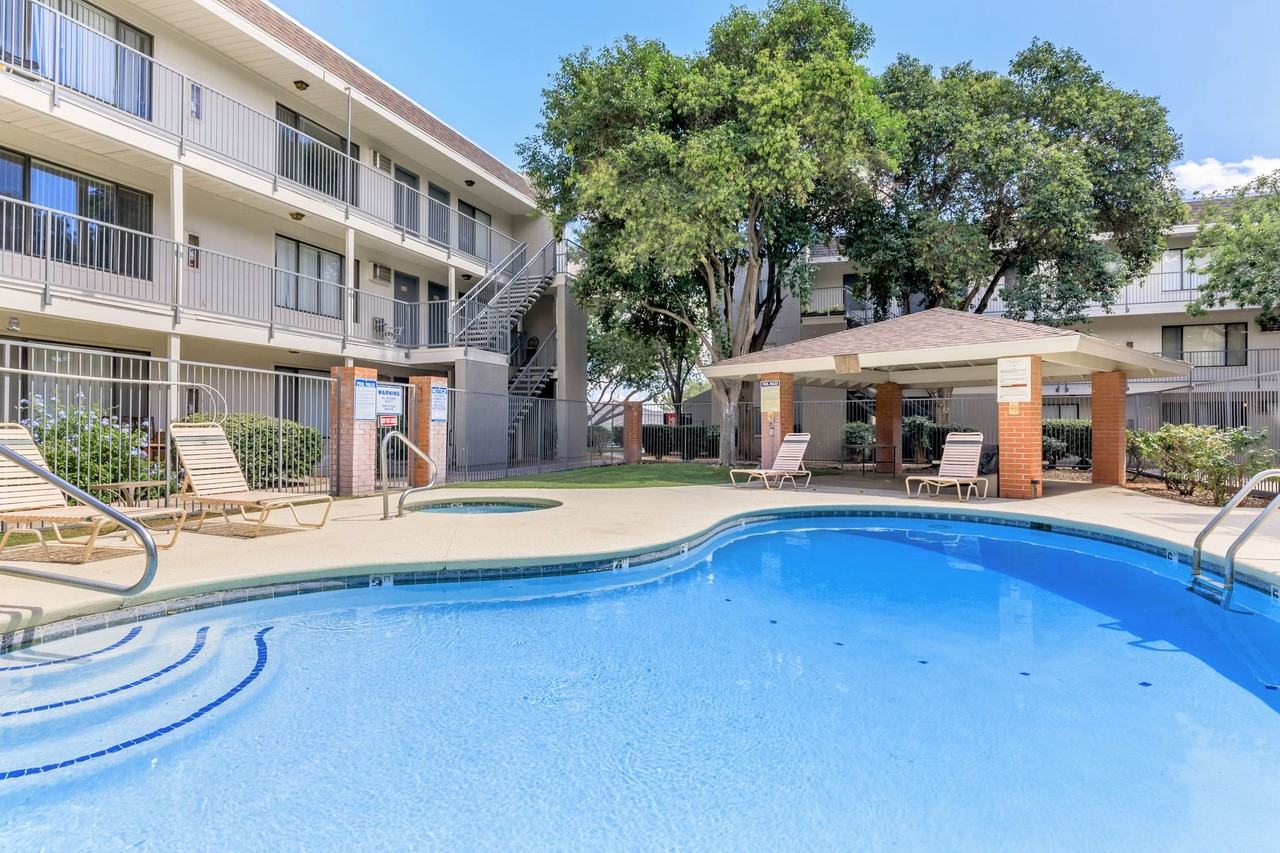 Sterling Pointe Apartments - Photo 7 of 19