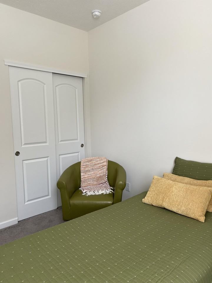 614 Bloomfield Ave - Photo 6 of 40