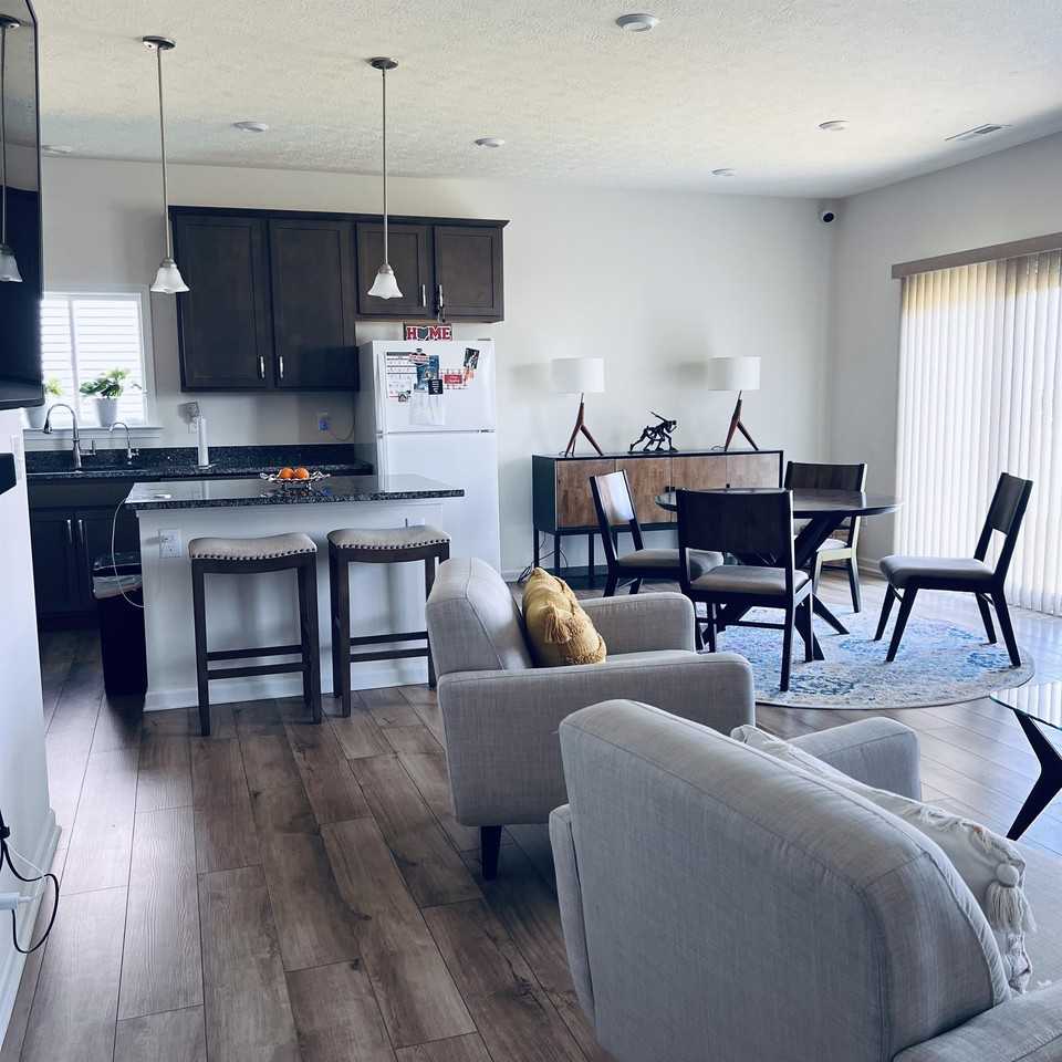 614 Bloomfield Ave - Photo 2 of 40