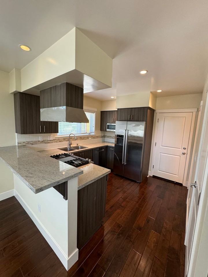 735 Bay Rd - Photo 2 of 19