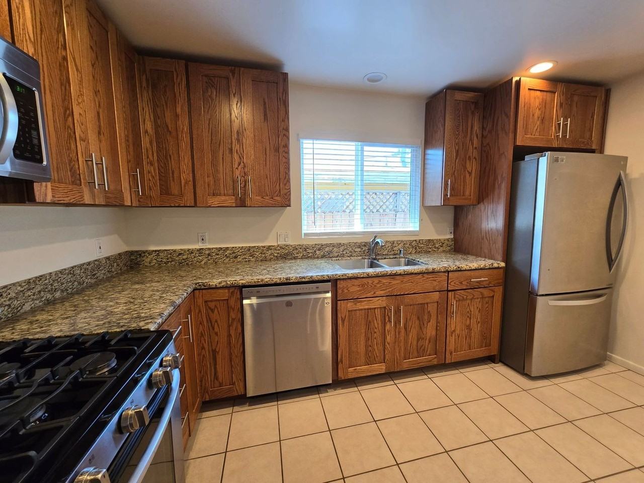 6249 Adobe Dr - Photo 6 of 22