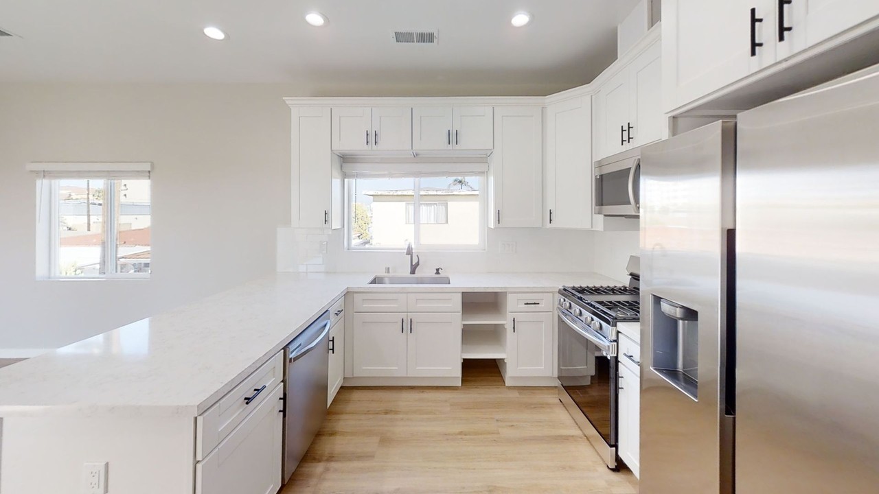 5073 55th Pl - Photo 5 of 18