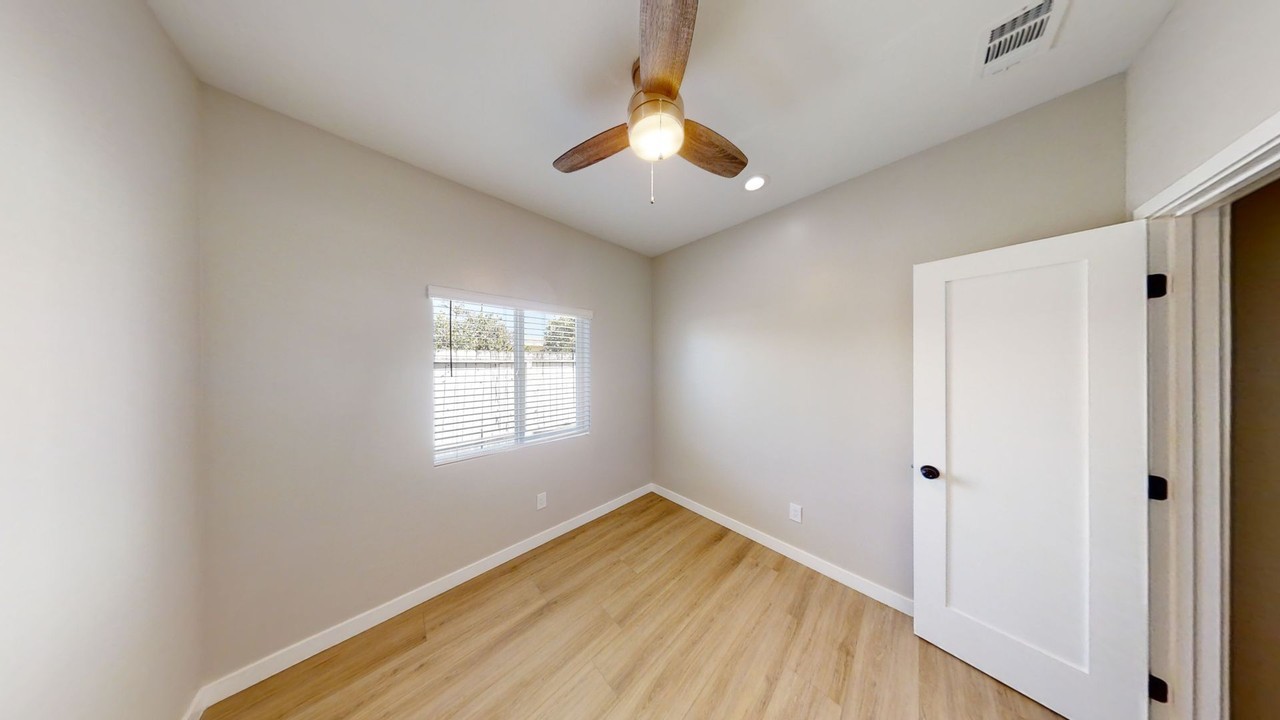 5073 55th Pl - Photo 6 of 18