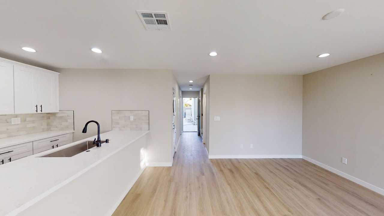 5484 Dorothy Dr - Photo 5 of 20