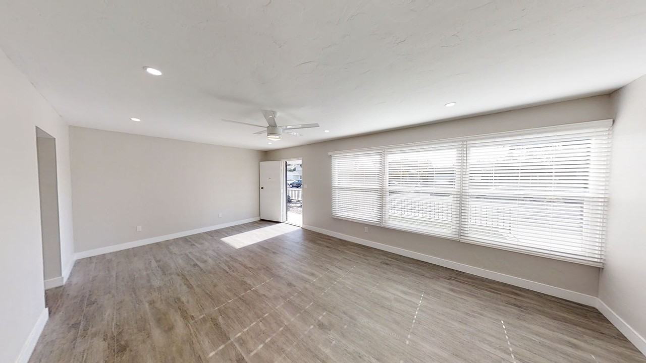 5126 Tipton St - Photo 4 of 22