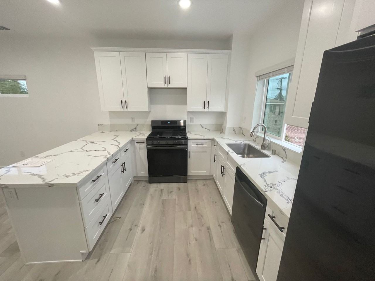5047 Campanile Dr - Photo 4 of 18