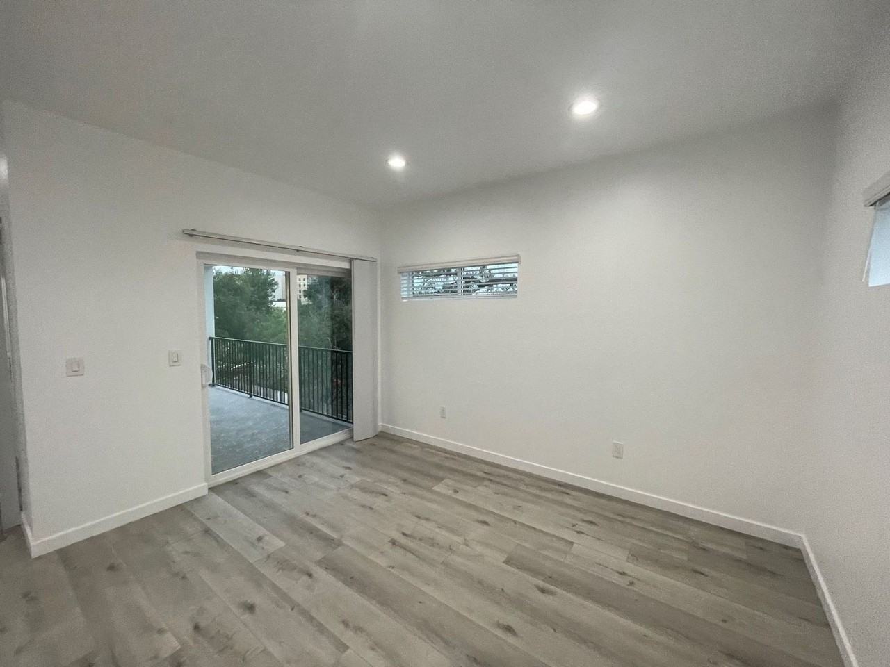 5047 Campanile Dr - Photo 7 of 18
