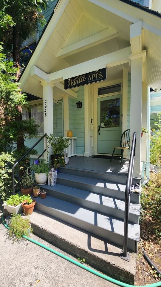 CarTr02 - Photo 2 of 6