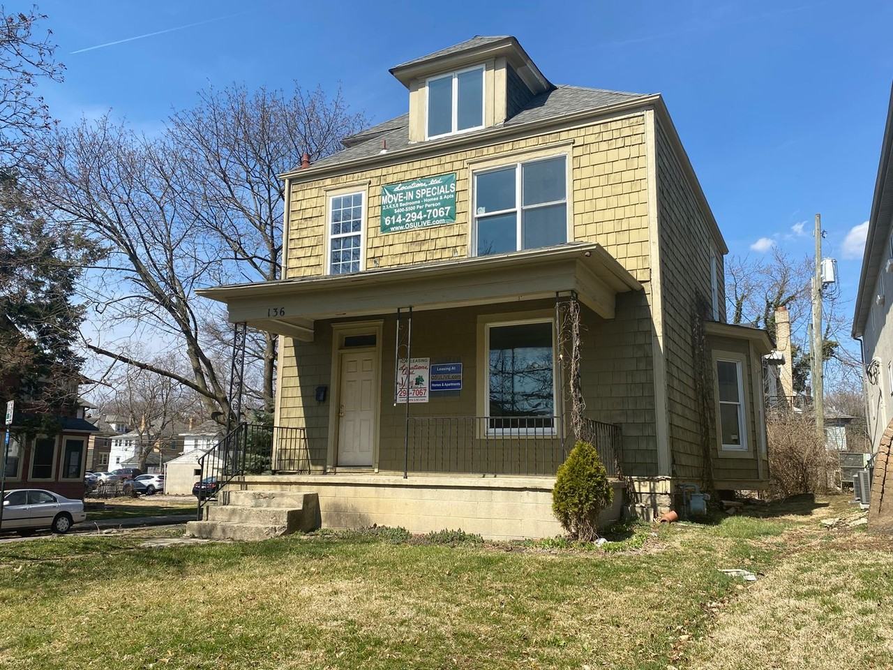 136 E Norwich Ave - Photo 2 of 24