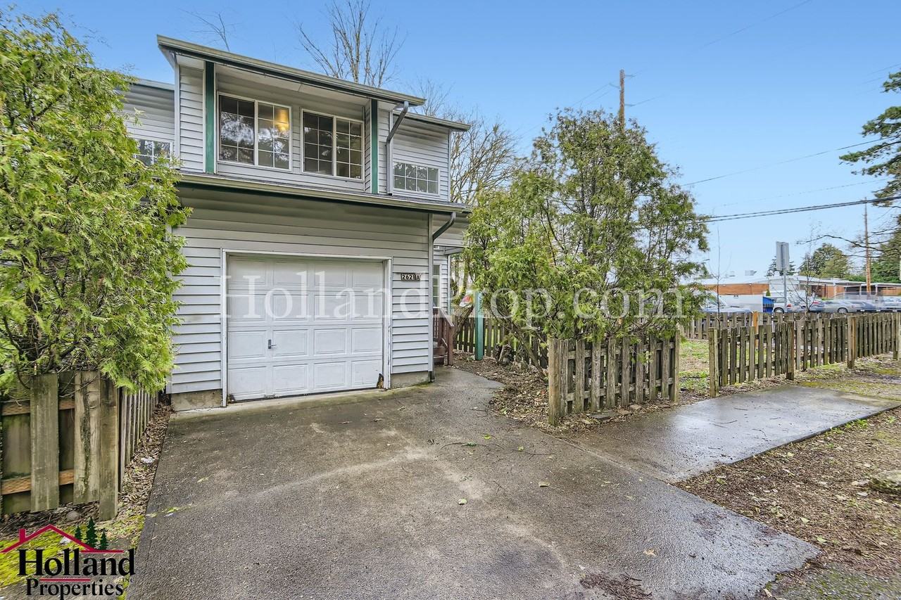 2621 Se 174th Ave #A - Photo 2 of 25