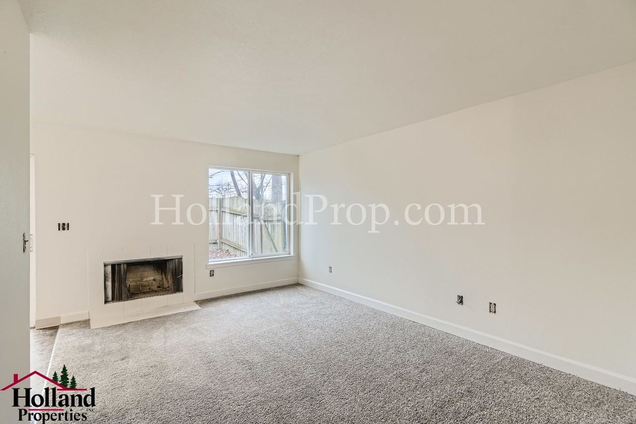 2621 Se 174th Ave #A - Photo 5 of 25