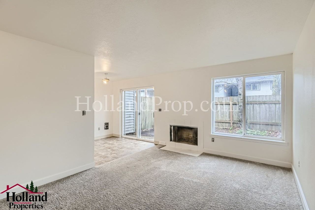 2621 Se 174th Ave #A - Photo 6 of 25