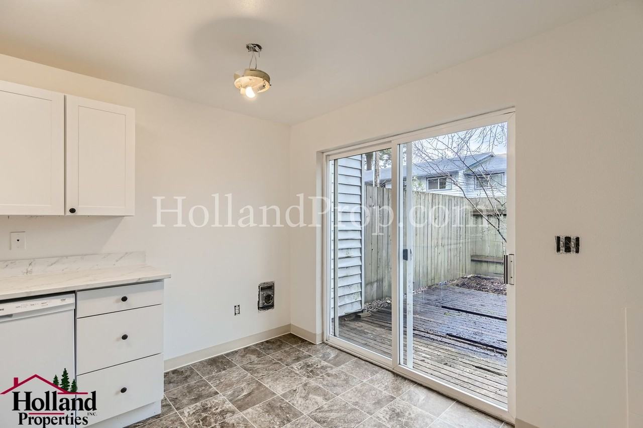 2621 Se 174th Ave #A - Photo 7 of 25