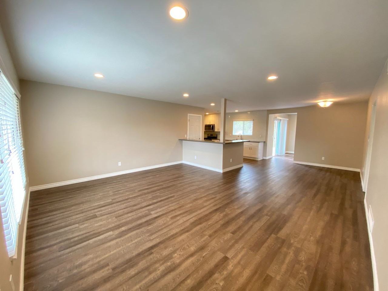 5224 E Falls View Dr - Photo 5 of 16