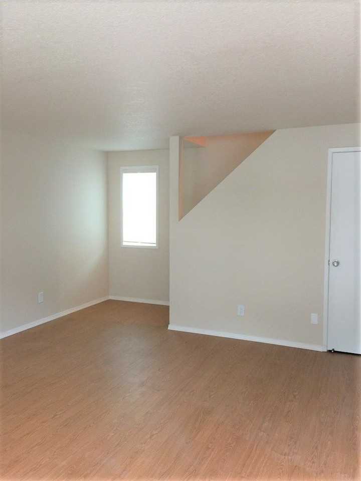 5121 Sw 62nd Ave - Photo 2 of 15