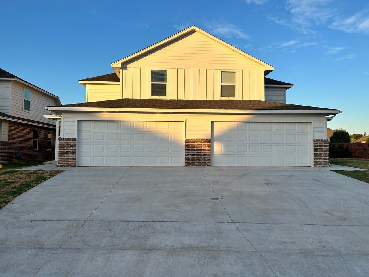 10816 Nw 119th Pl - Photo 2 of 35