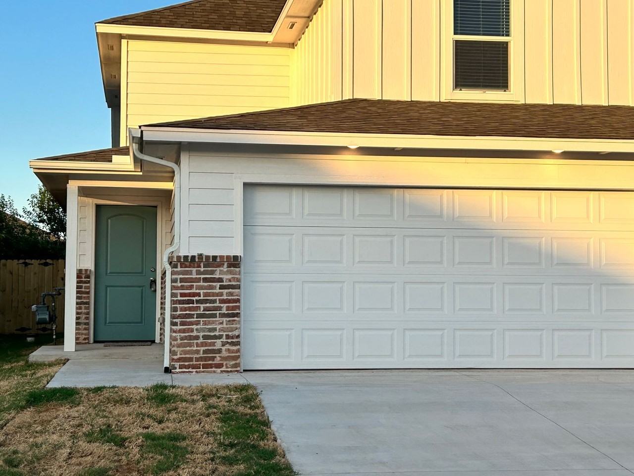 10816 Nw 119th Pl - Photo 3 of 35