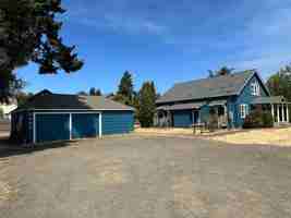 featured image of 4866 Main St