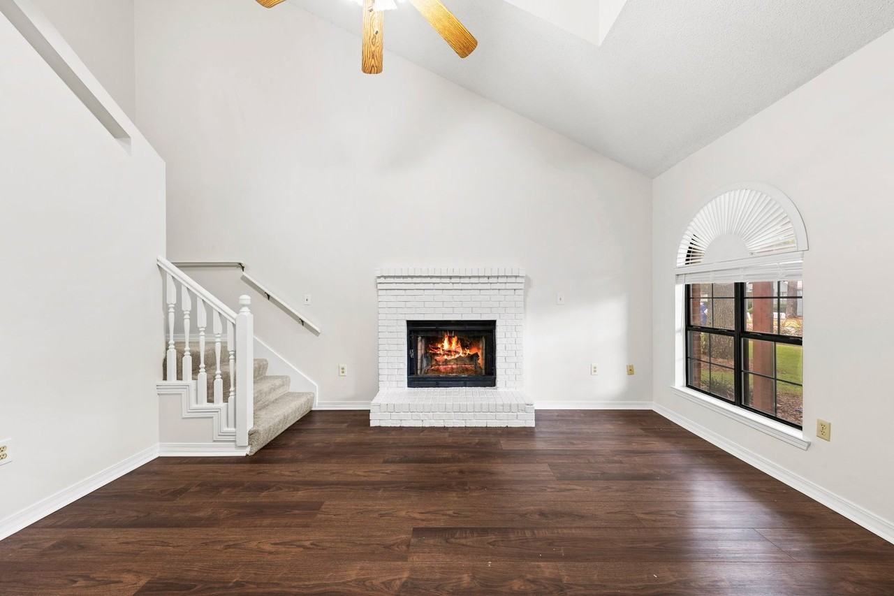 236 Parkwood Cir - Photo 7 of 25