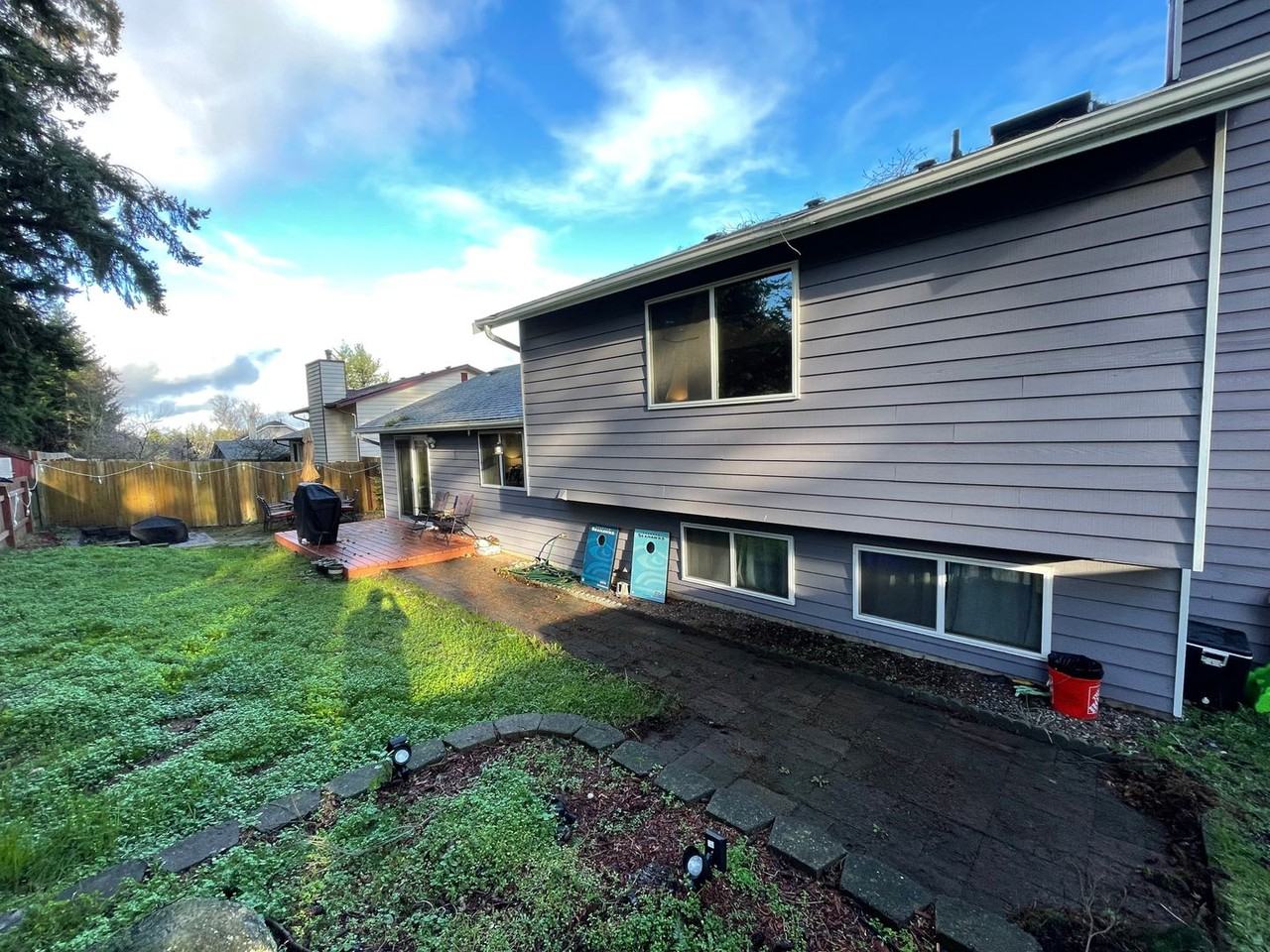 1191 Ne Taftson St - Photo 2 of 15