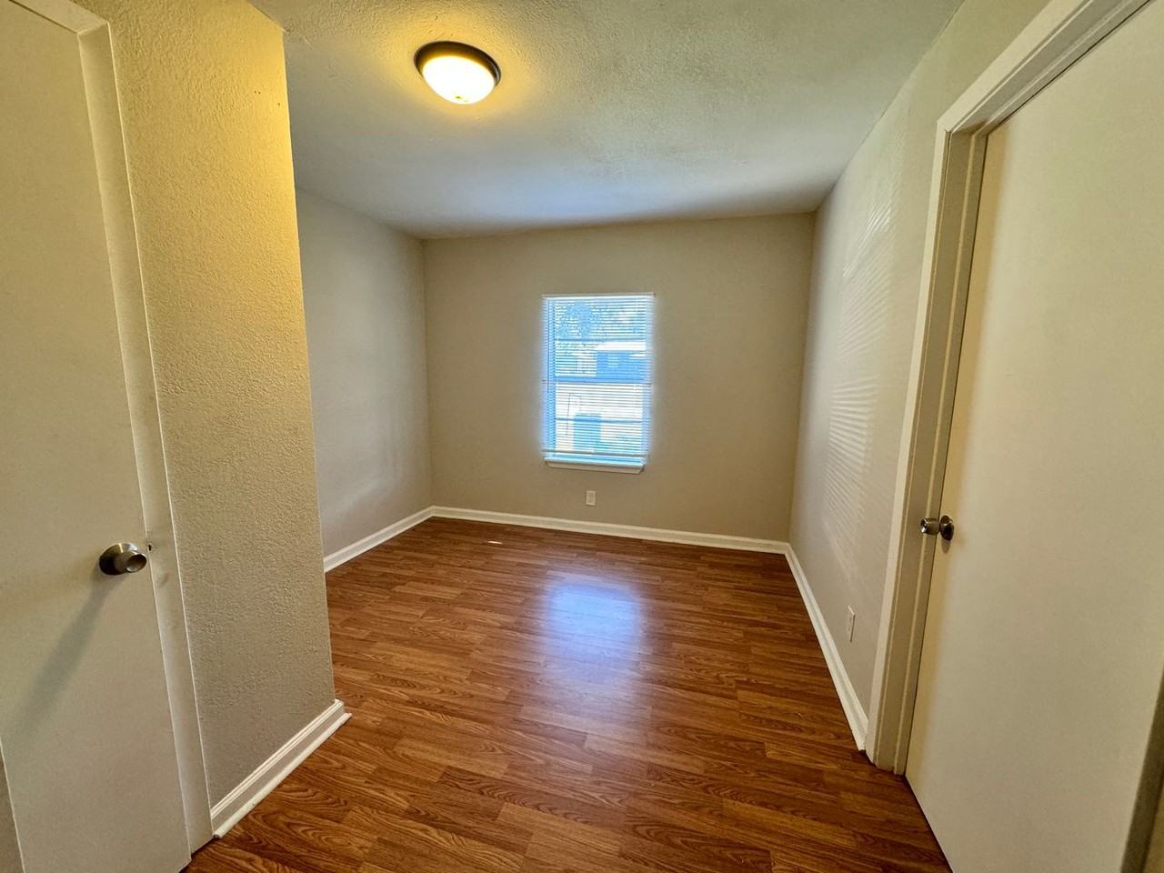 1020 Mildred St - Photo 3 of 9