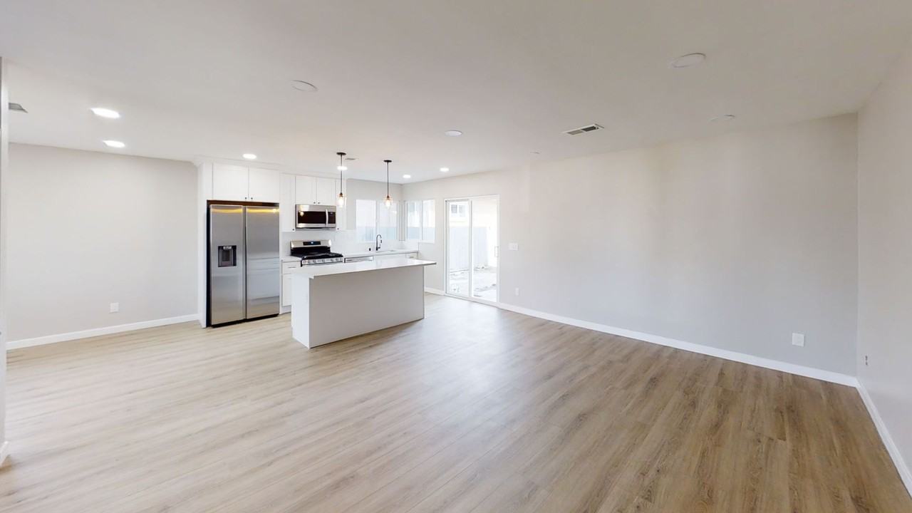 5318 E Falls View Dr - Photo 4 of 16
