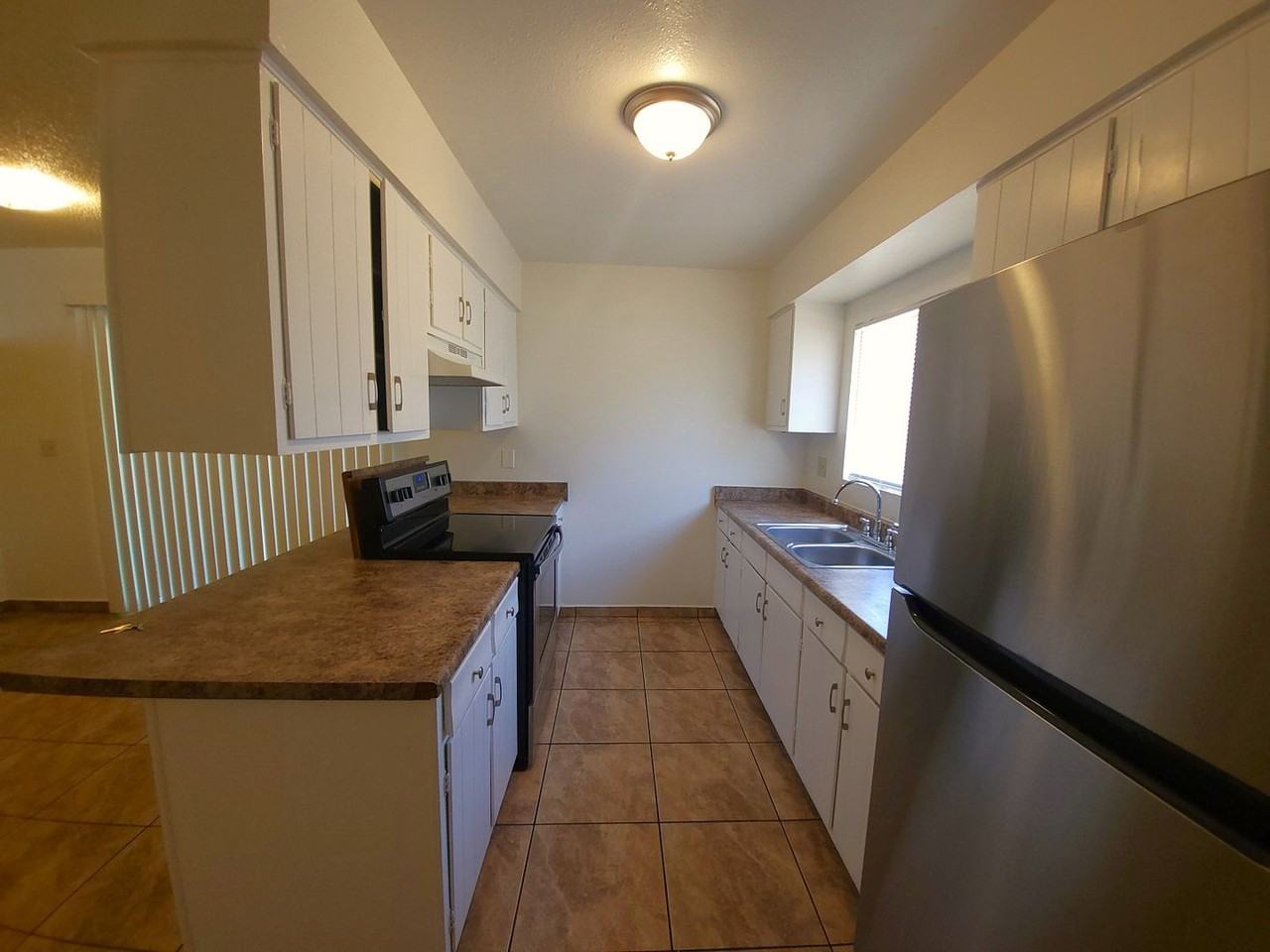 5714 W Virginia Ave - Photo 4 of 14