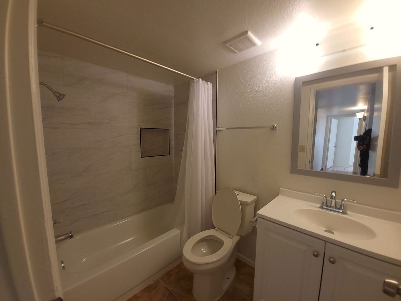 5714 W Virginia Ave - Photo 5 of 14