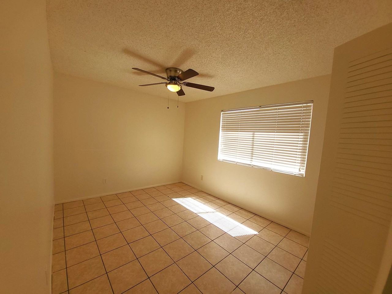 5714 W Virginia Ave - Photo 7 of 14