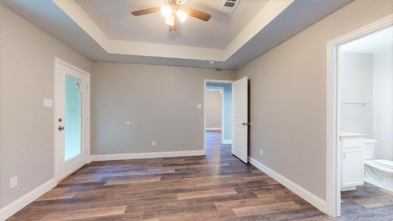 102 Tioga Cir - Photo 2 of 20