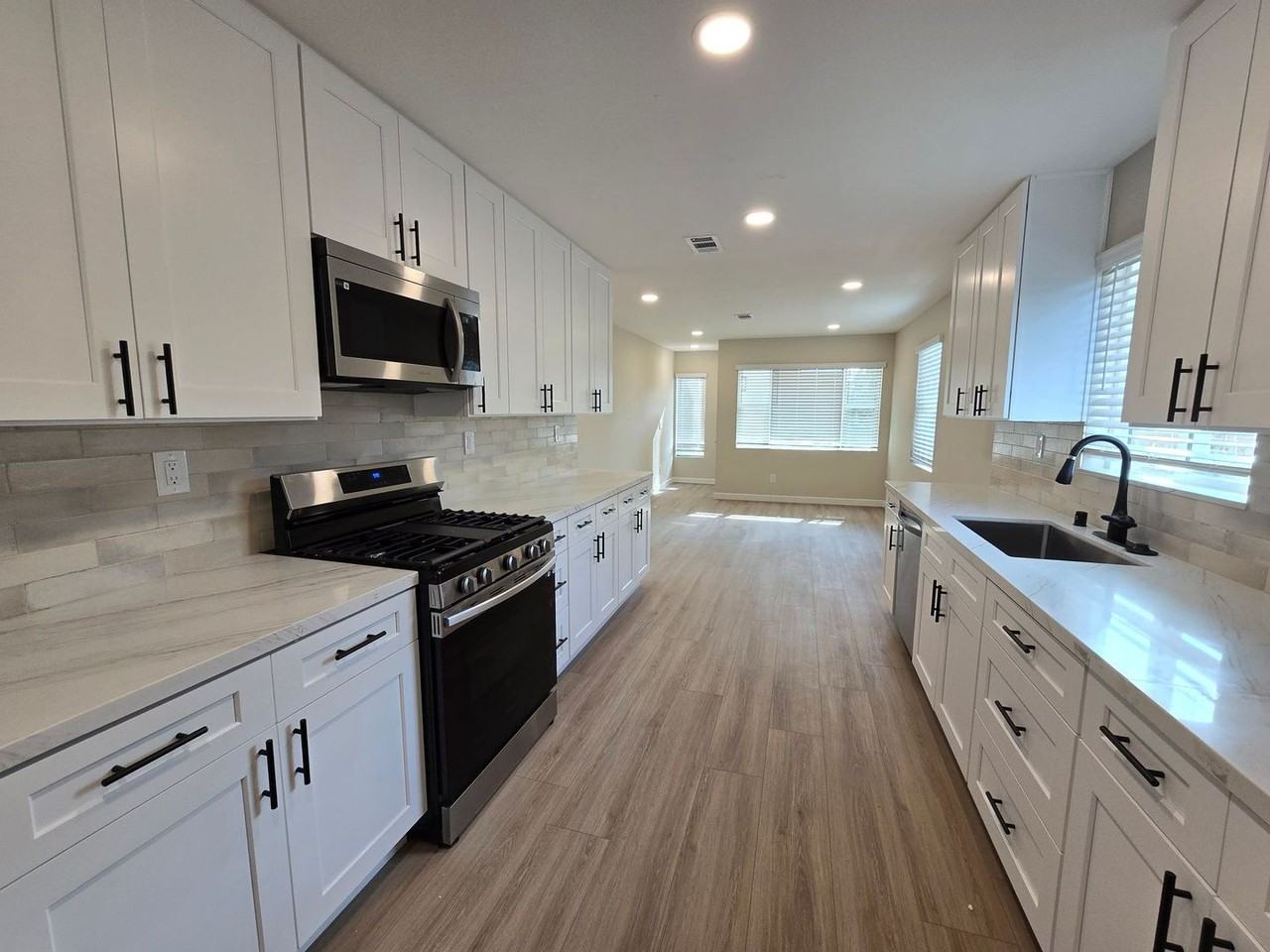 4830 Curry Dr - Photo 4 of 17