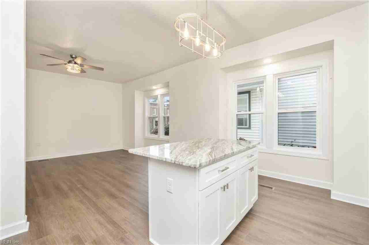 416 W 37th St - Photo 3 of 13