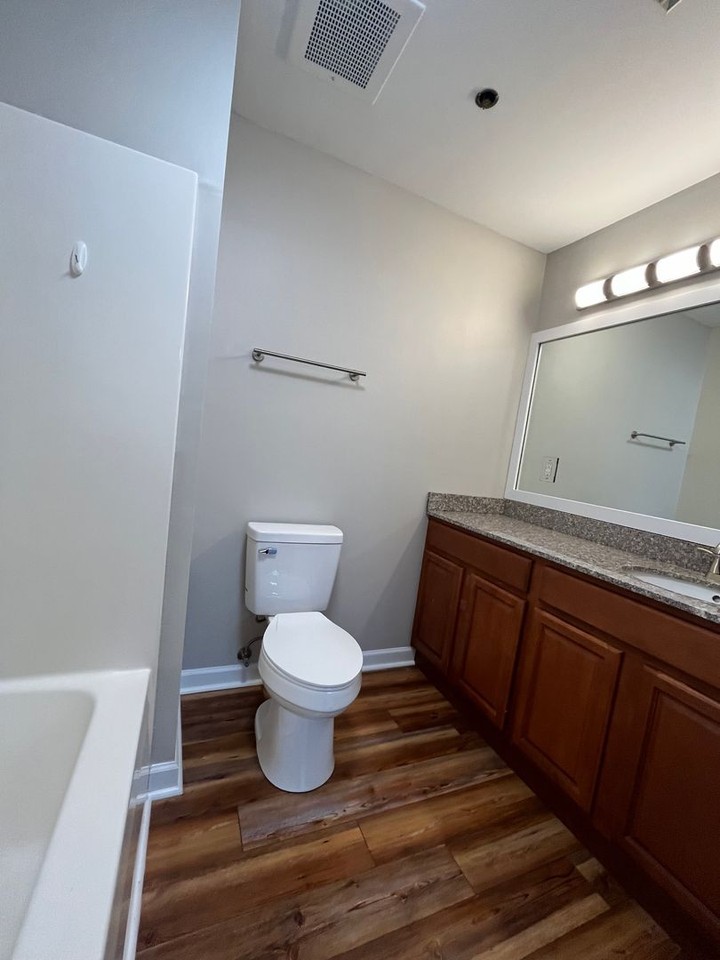 2008 Millenium Pl #207 - Photo 5 of 10