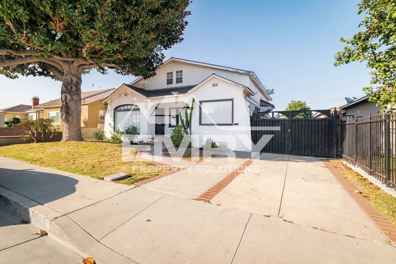 3365 Virginia St - Photo 3 of 30