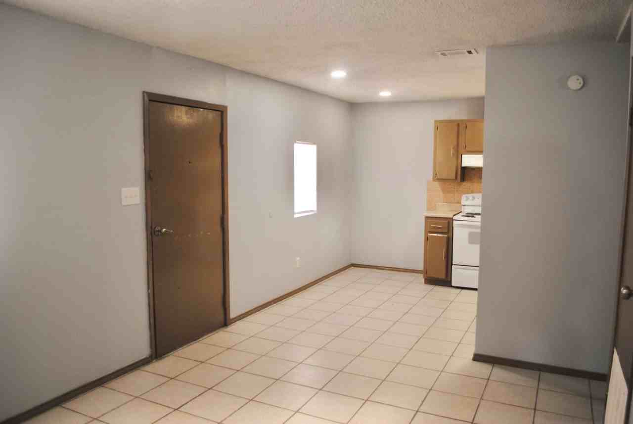 1920 E Iowa Rd - Photo 2 of 6