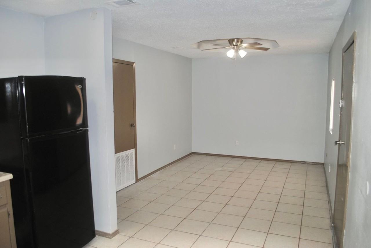 1920 E Iowa Rd - Photo 4 of 6