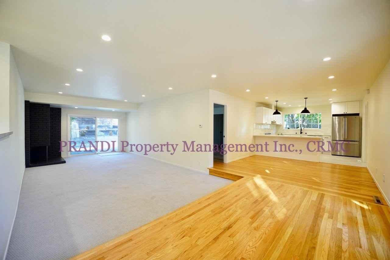 410 Blackstone Dr - Photo 2 of 18