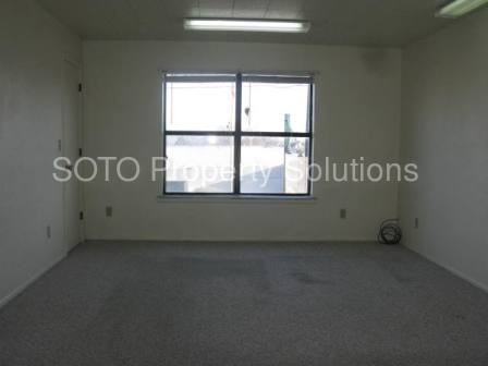 105 E Sainte Marie St - Photo 3 of 7