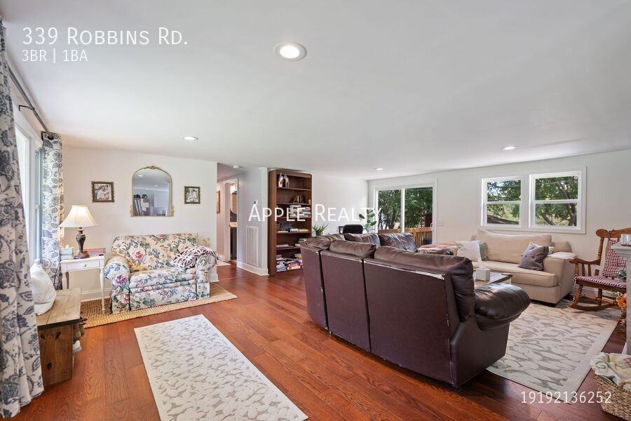 339 Robbins Rd - Photo 3 of 19