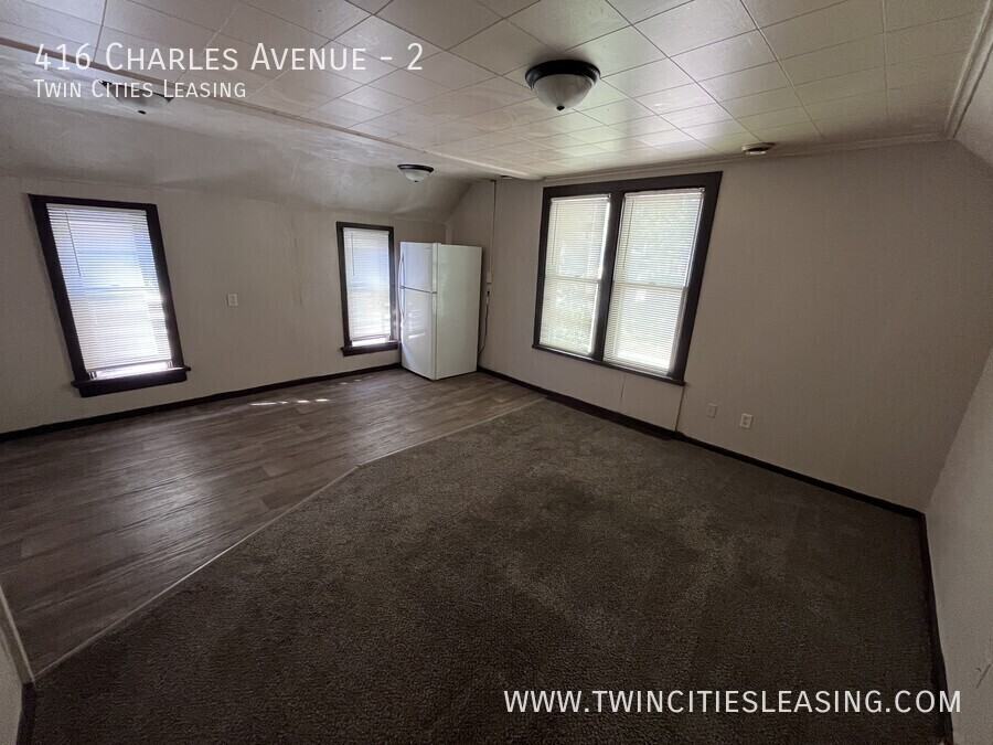 416 Charles Ave #2 - Photo 3 of 9