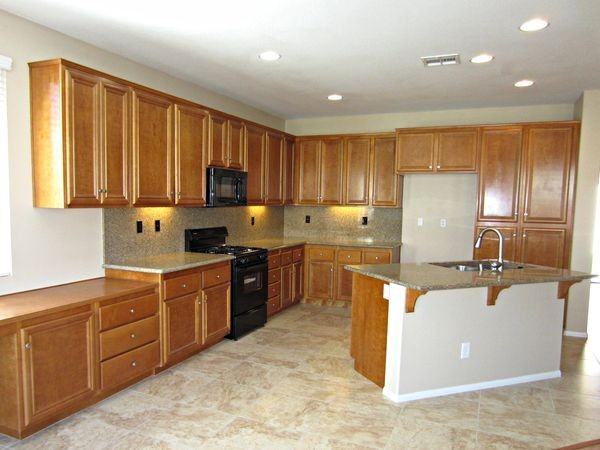 1286 Olympic St - Photo 3 of 12