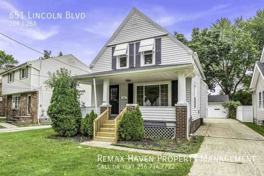 651 Lincoln Blvd - Photo 2 of 27