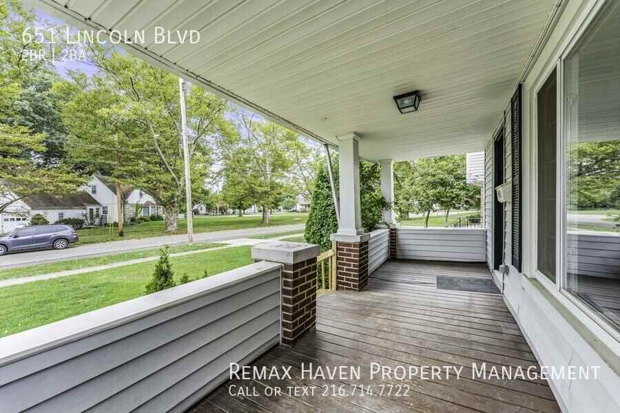 651 Lincoln Blvd - Photo 3 of 27